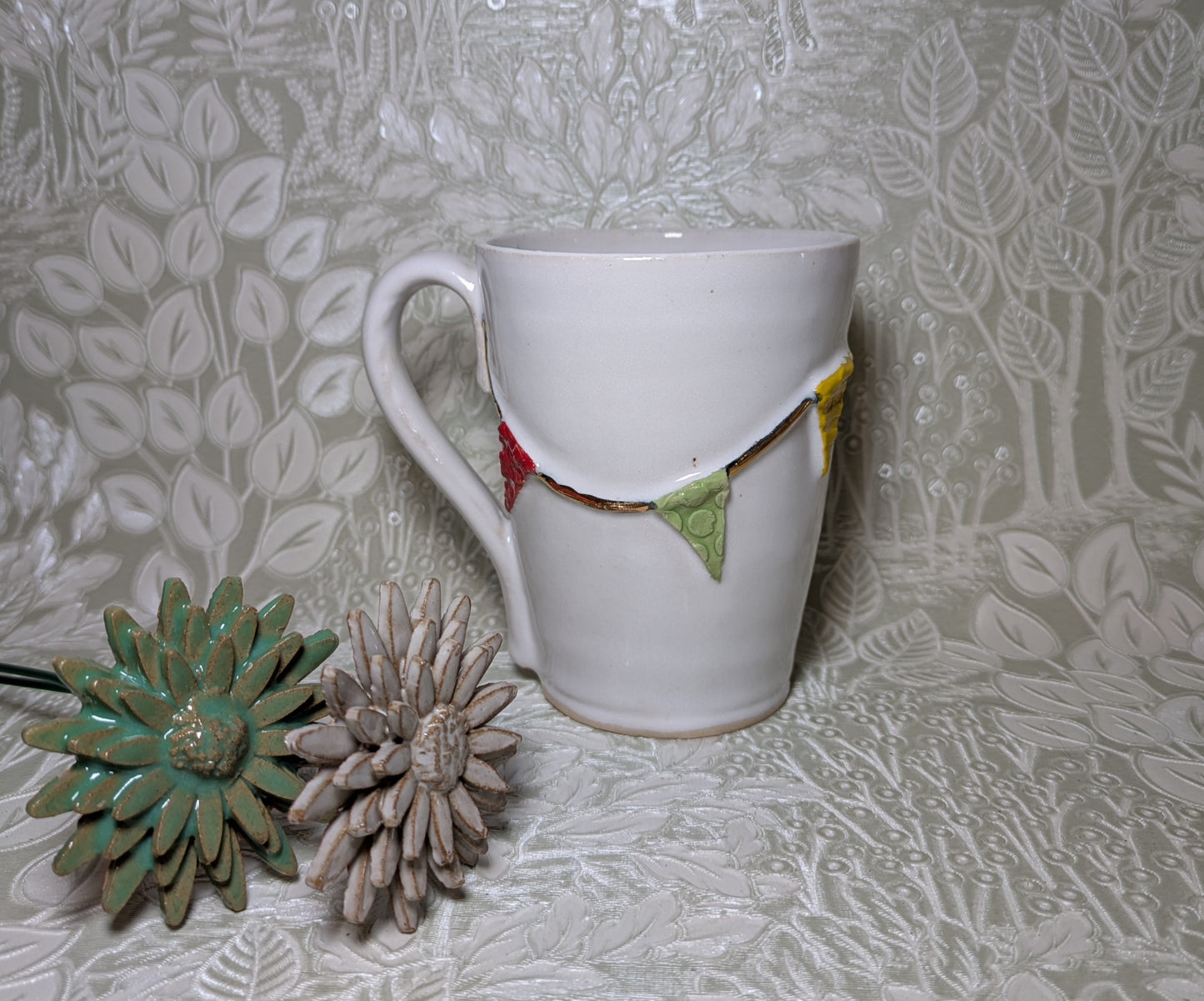 Bunting Mug with 24K Gold lustre