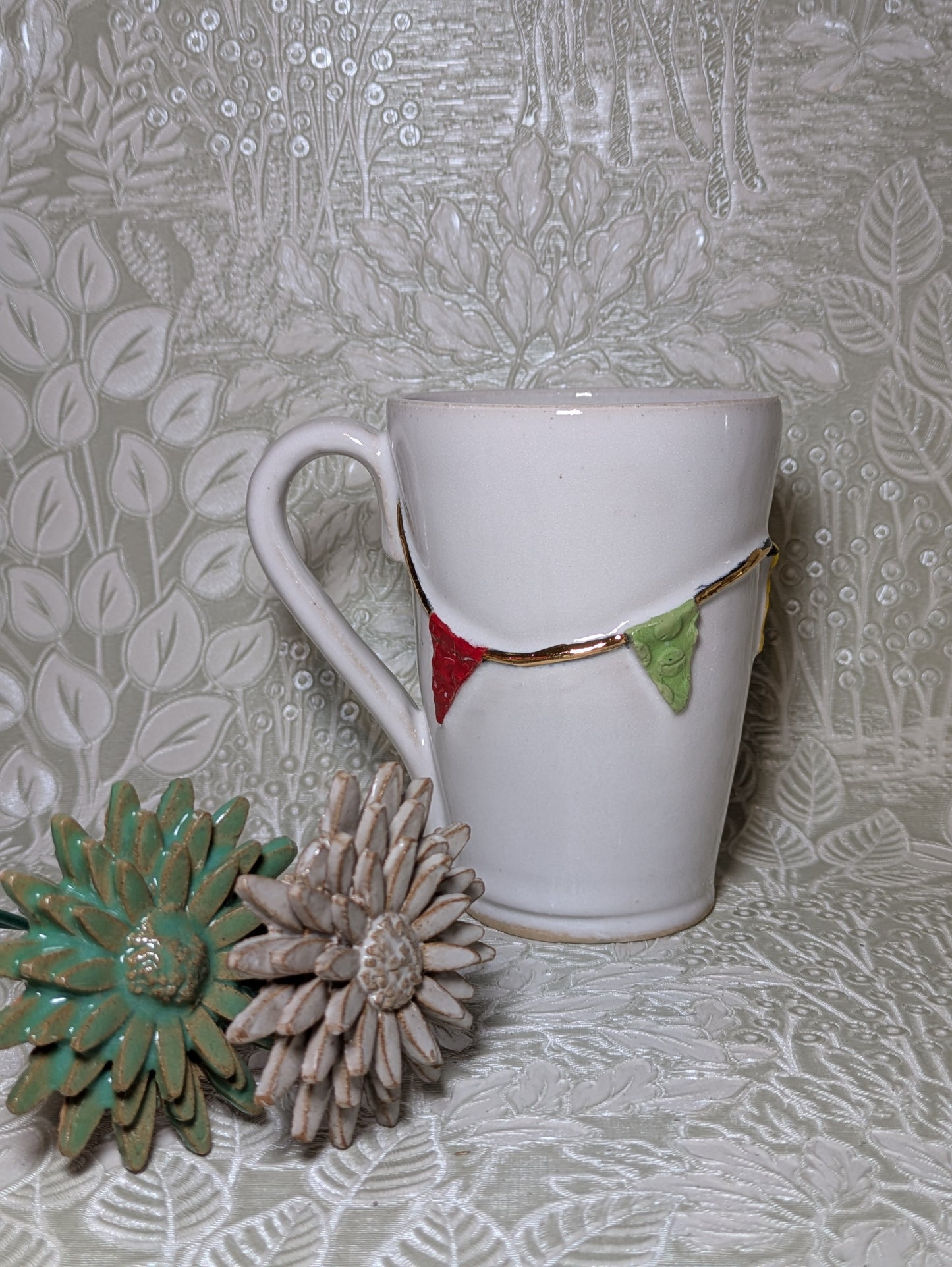 Bunting Mug with 24K Gold lustre