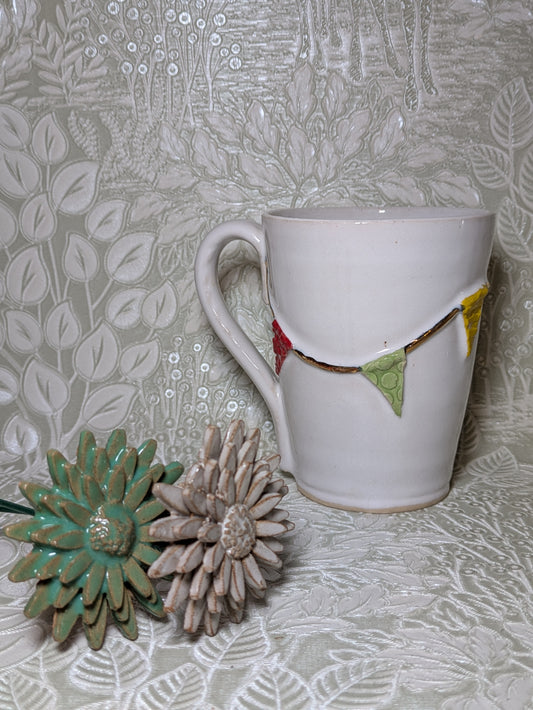 Bunting Mug with 24K Gold lustre