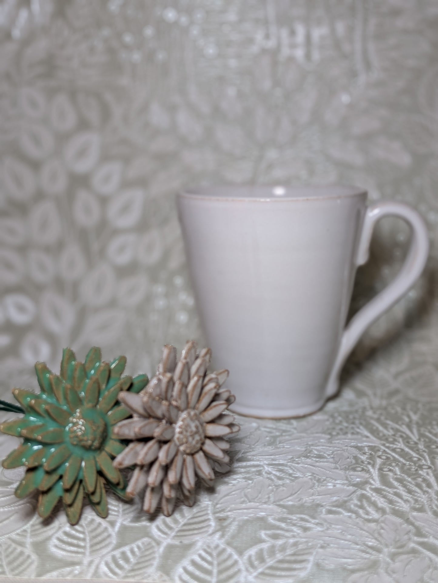 Honeycomb Bee mug with 24K Gold lustre