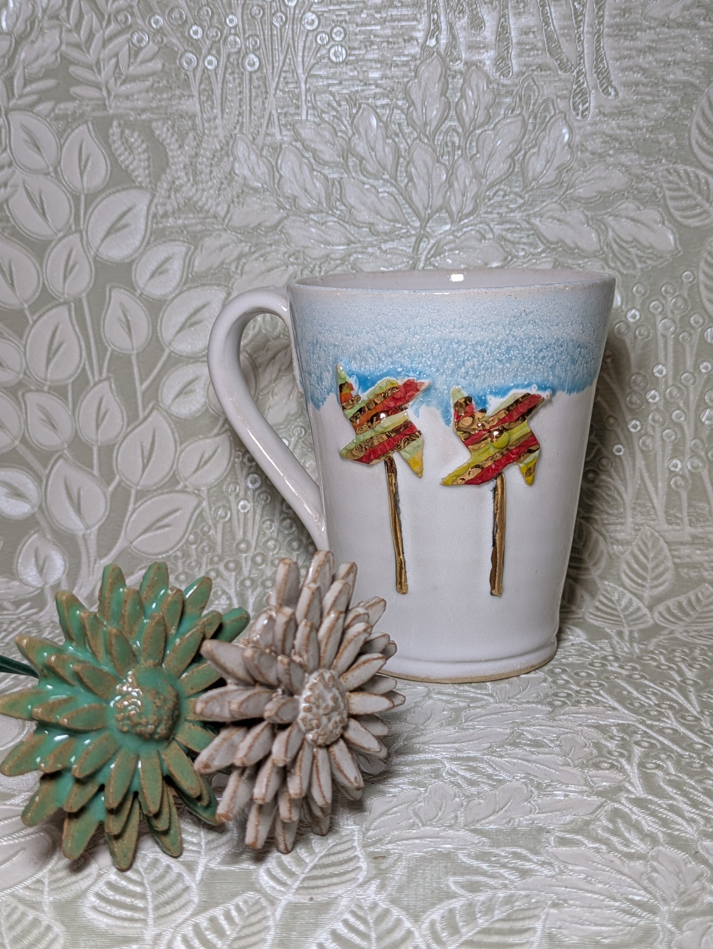 Pin Wheel mug with 24K lustre